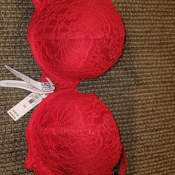 Victoria Secrets Bra - Picture 3 of 3